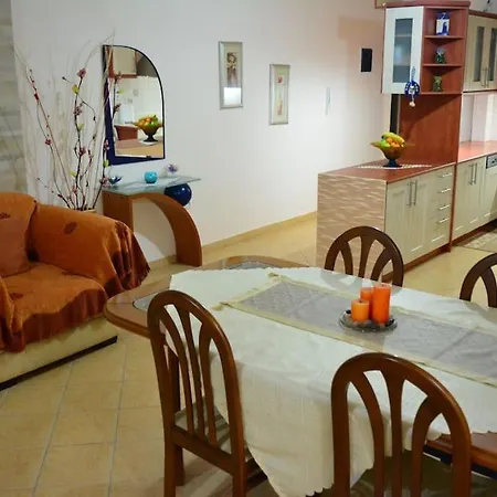 Appartement Seafront Modern Apartment!